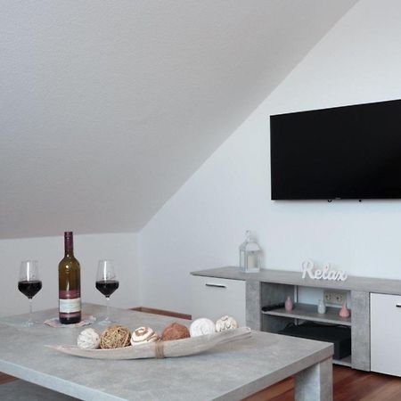 Ferienwohnung Grauschiefer Irsch Ngoại thất bức ảnh