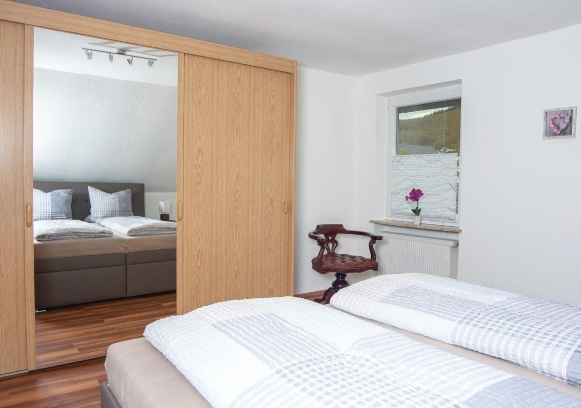 Ferienwohnung Grauschiefer Irsch Ngoại thất bức ảnh